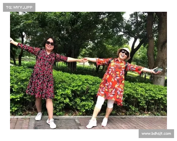 挂使牌余大妈身份揭秘:背后大人物身份引发热议,网友提问“敢不敢处理” 挂使牌余大妈身份揭秘:背后大人物身份引发热议,网友提问“敢不敢处理”